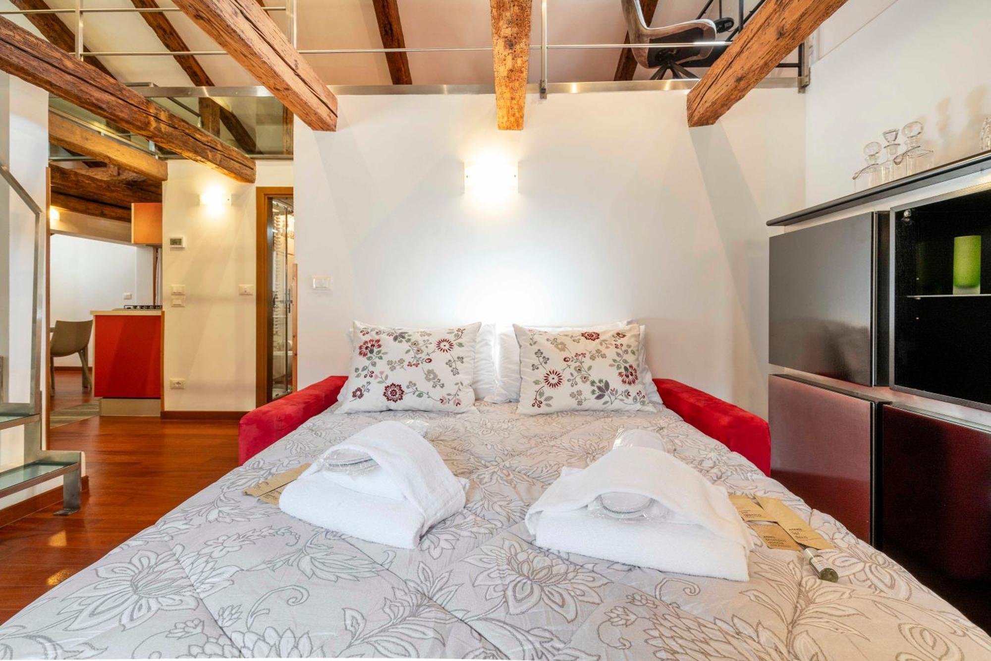 Glass House - Loft 2 Minutes To Rialto Bridge & View Venice Exterior photo